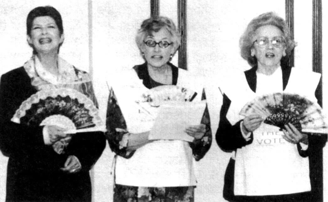 Carol Ragsdale, Elizabeth Martin, Barbara Luchs singing